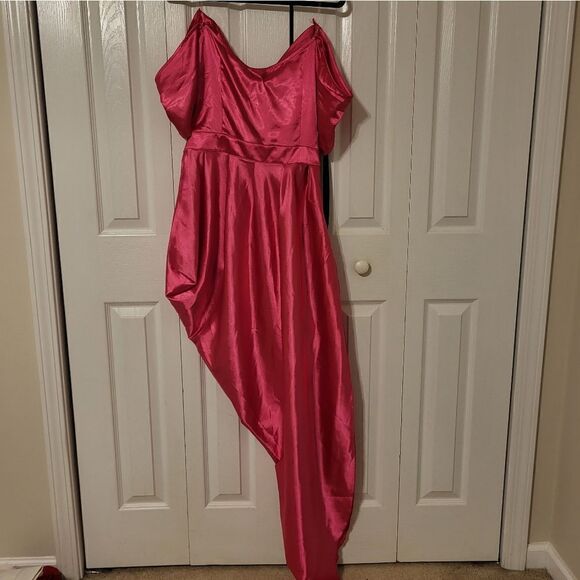 Elegant Pink Off-Shoulder Satin Dress - Picture 11 of 11
